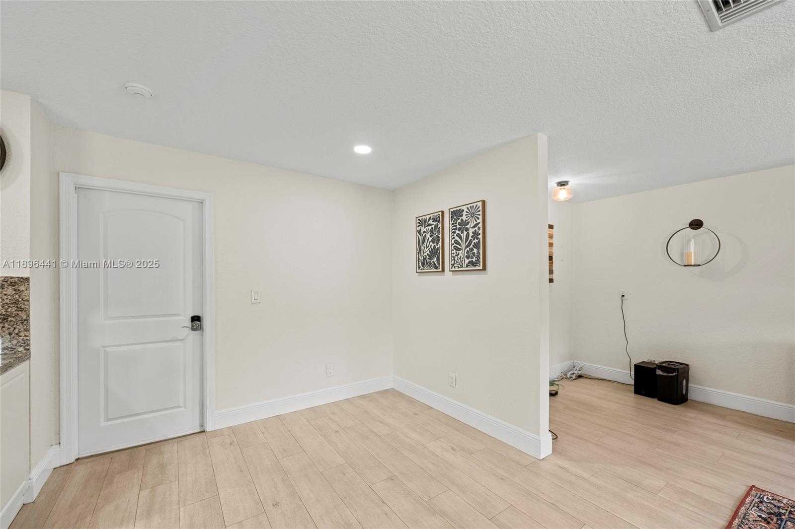 Small Image of 835 WEST PLANTATION CIR, Plantation Number 30