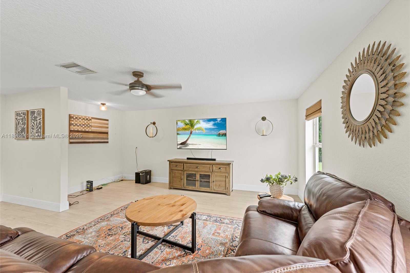 Small Image of 835 WEST PLANTATION CIR, Plantation Number 32