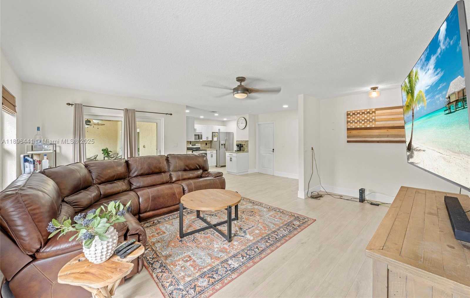 Small Image of 835 WEST PLANTATION CIR, Plantation Number 33