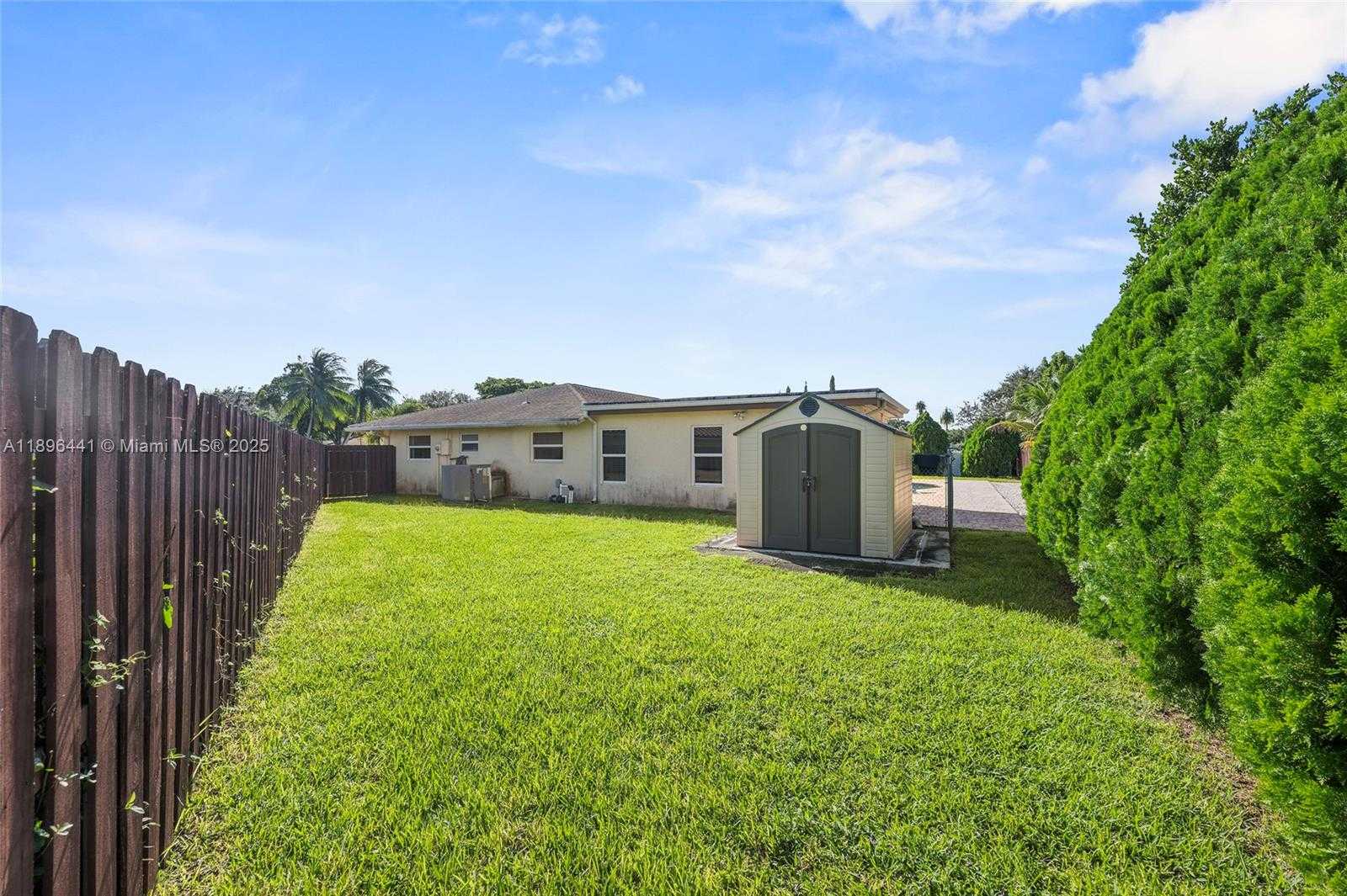 Small Image of 835 WEST PLANTATION CIR, Plantation Number 37