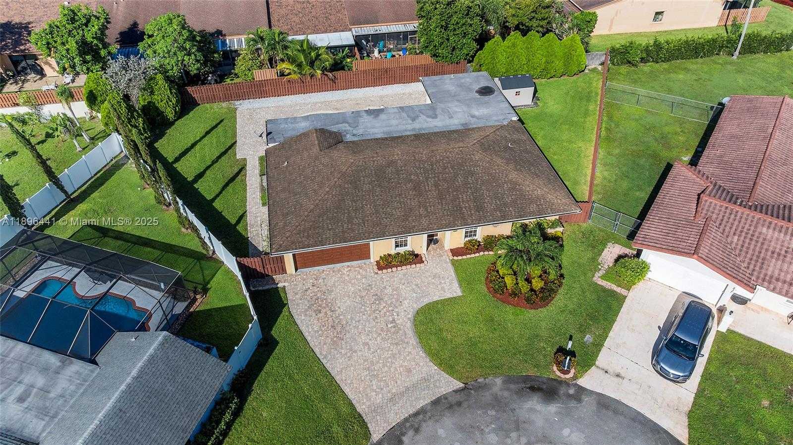 Small Image of 835 WEST PLANTATION CIR, Plantation Number 4