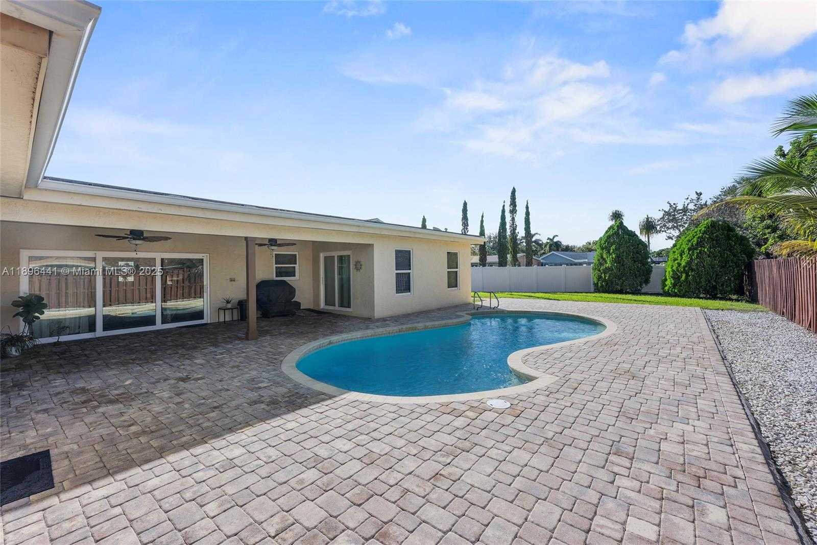 Small Image of 835 WEST PLANTATION CIR, Plantation Number 41