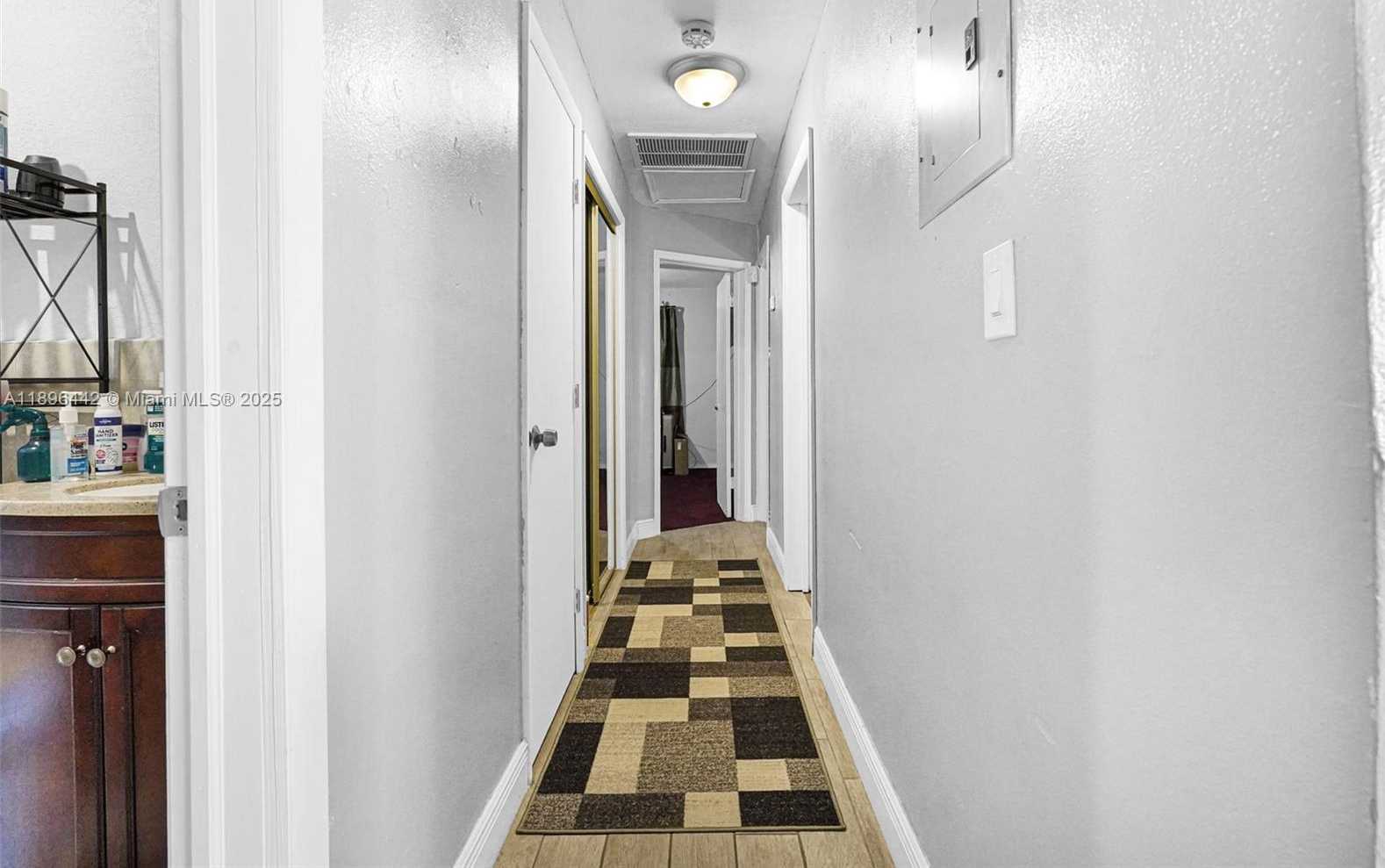 Small Image of 5424 MAYO ST, Hollywood Number 10