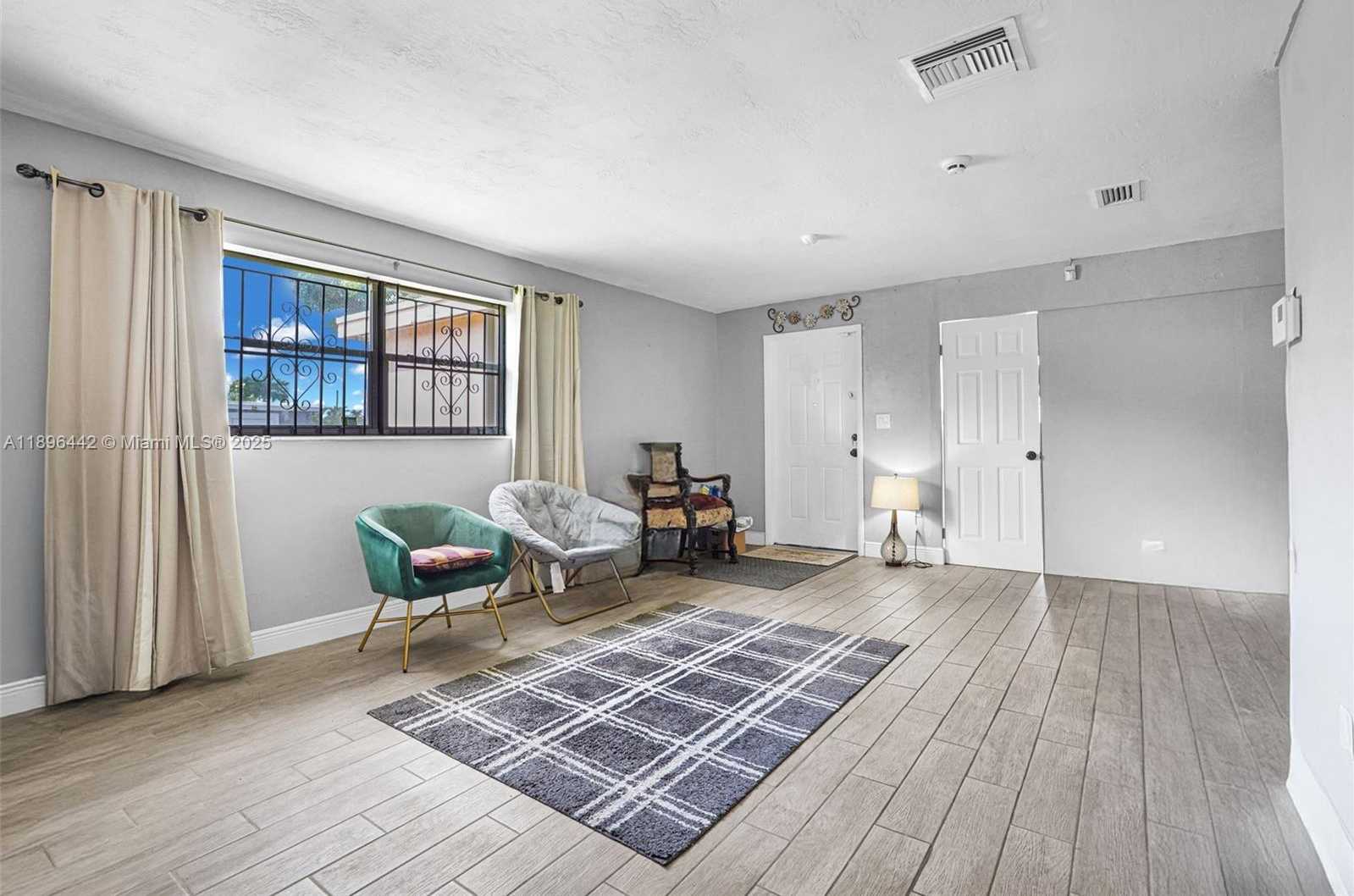 Small Image of 5424 MAYO ST, Hollywood Number 11