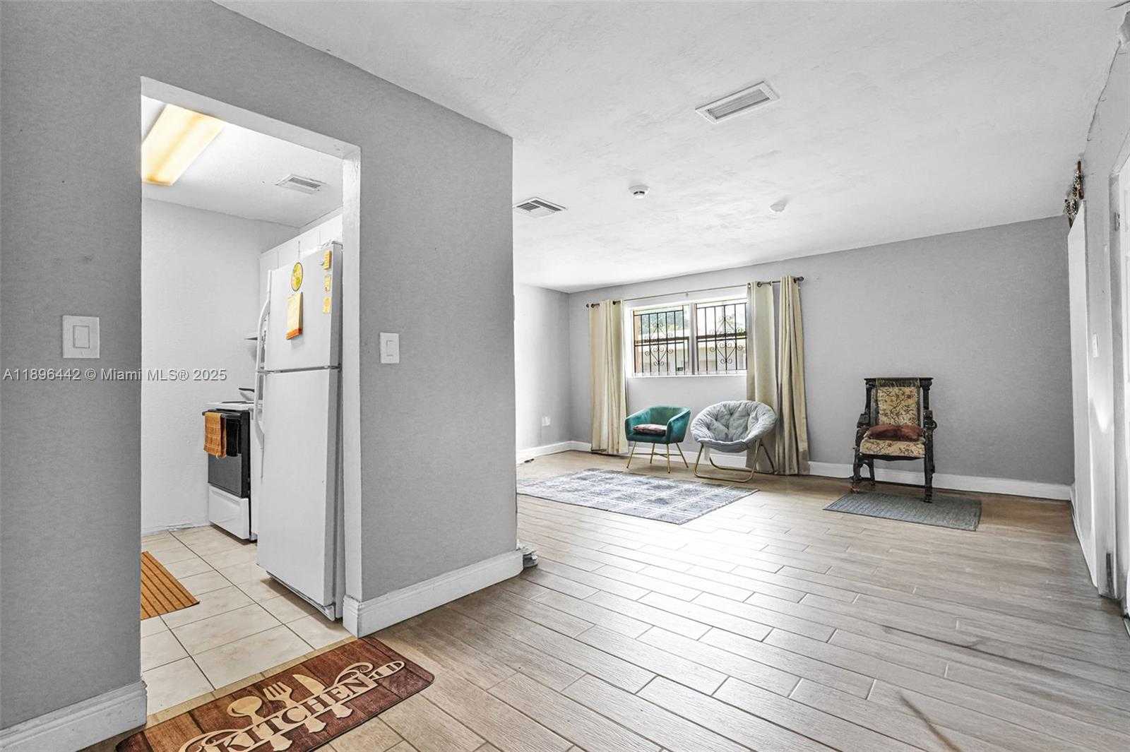 Small Image of 5424 MAYO ST, Hollywood Number 14