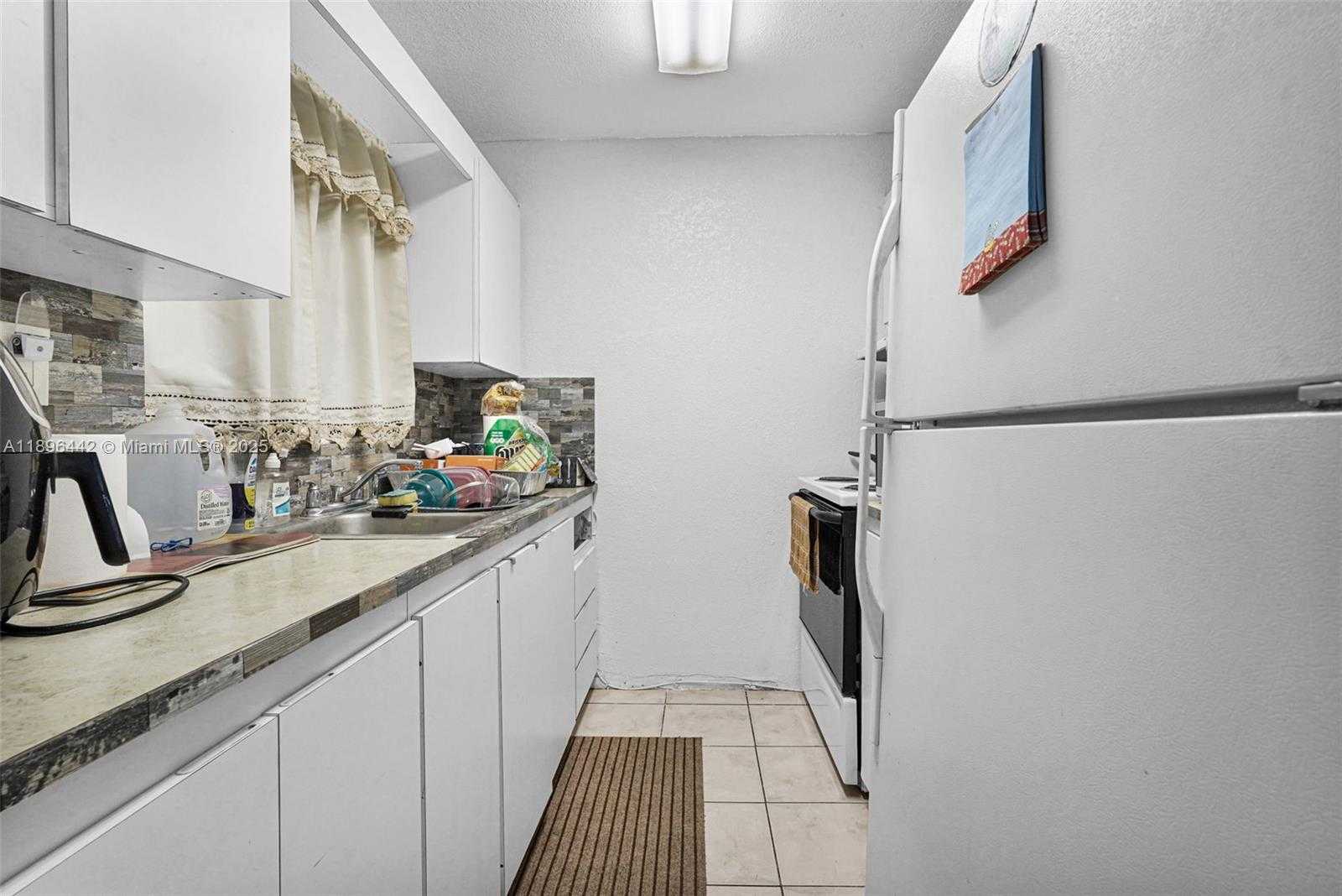 Small Image of 5424 MAYO ST, Hollywood Number 16