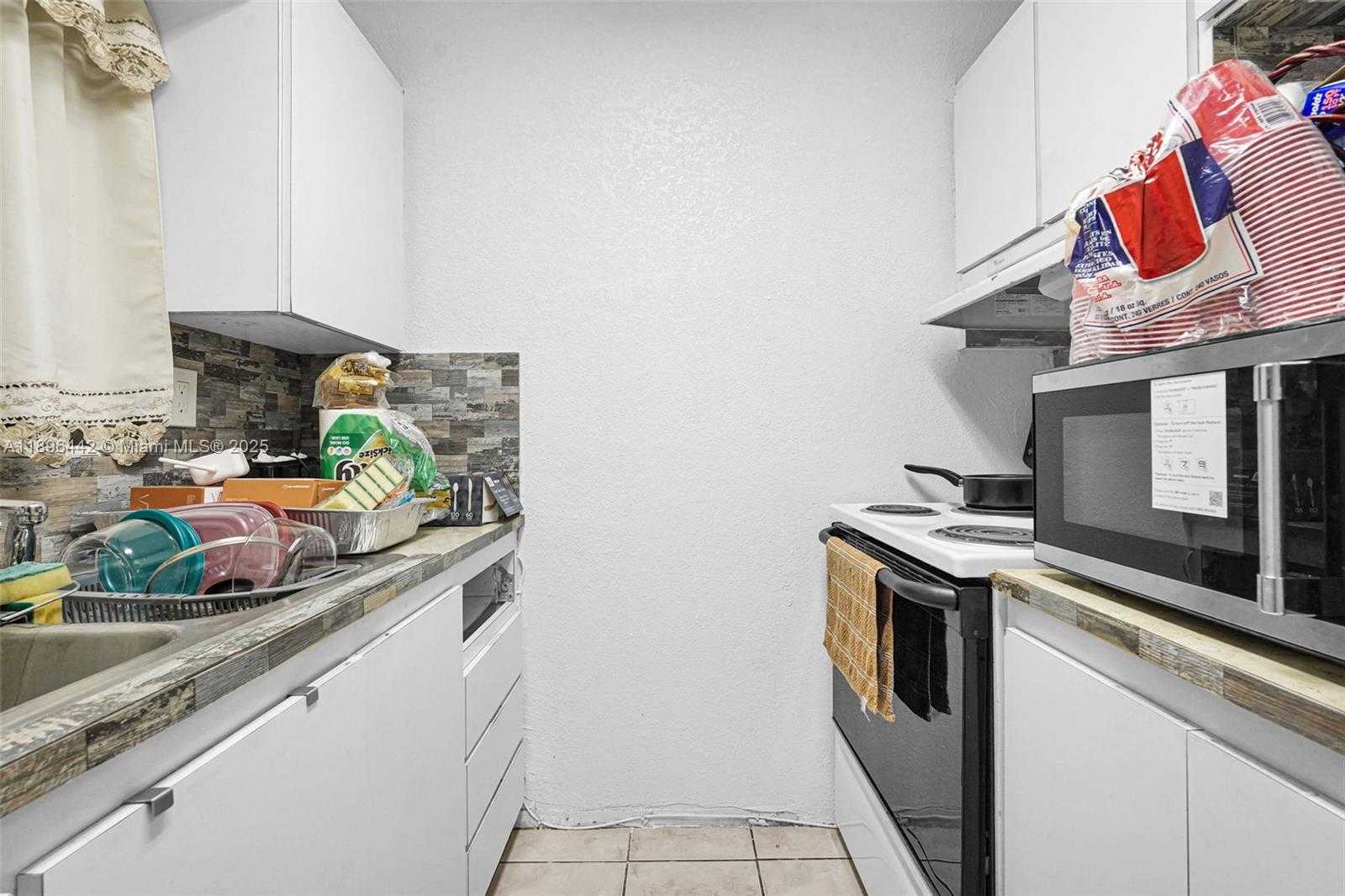 Small Image of 5424 MAYO ST, Hollywood Number 17