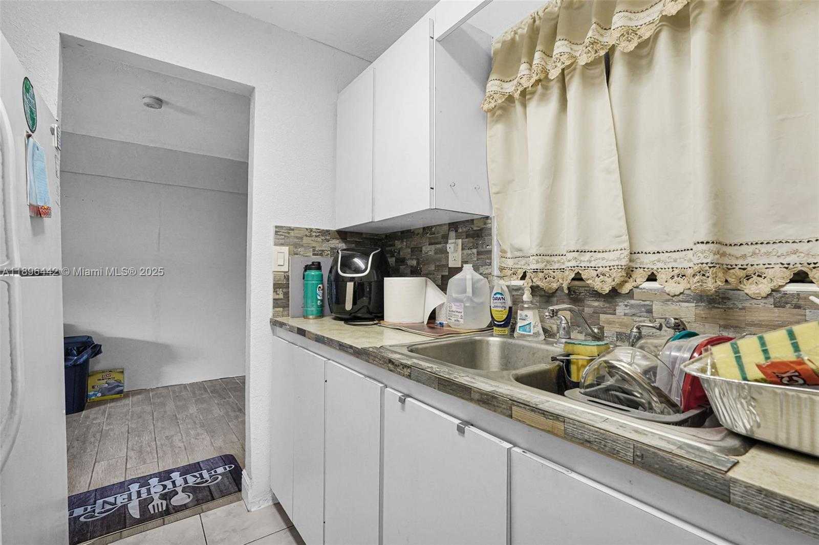 Small Image of 5424 MAYO ST, Hollywood Number 18
