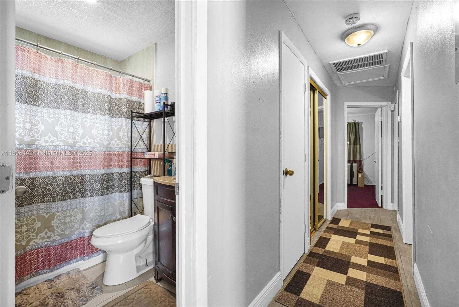 Small Image of 5424 MAYO ST, Hollywood Number 19
