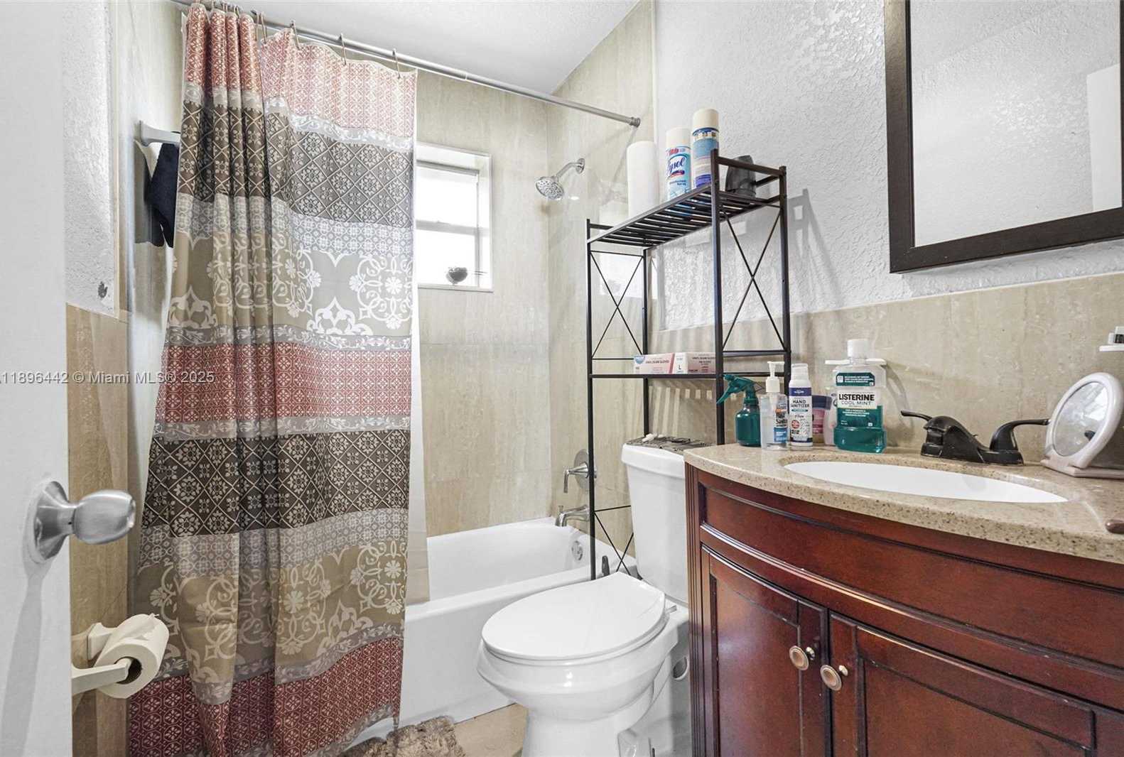 Small Image of 5424 MAYO ST, Hollywood Number 20