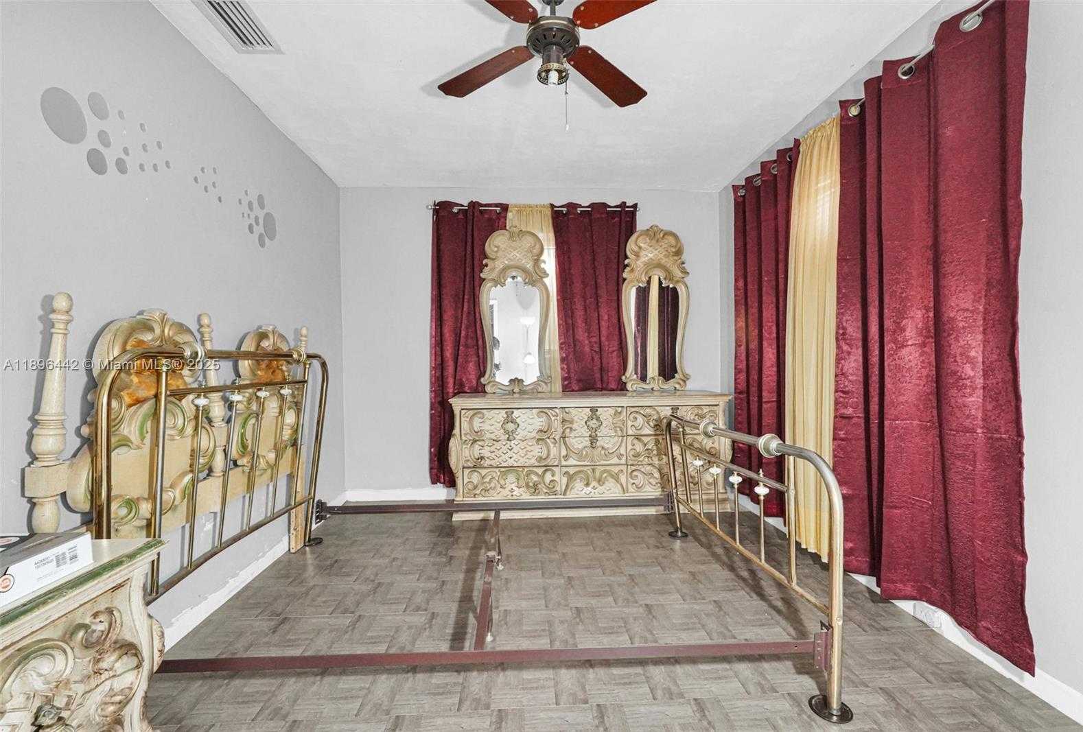 Small Image of 5424 MAYO ST, Hollywood Number 24