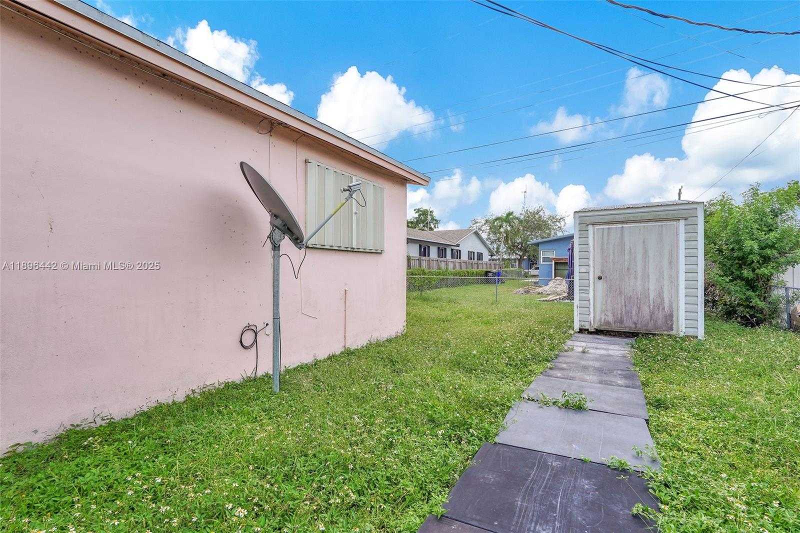Small Image of 5424 MAYO ST, Hollywood Number 41