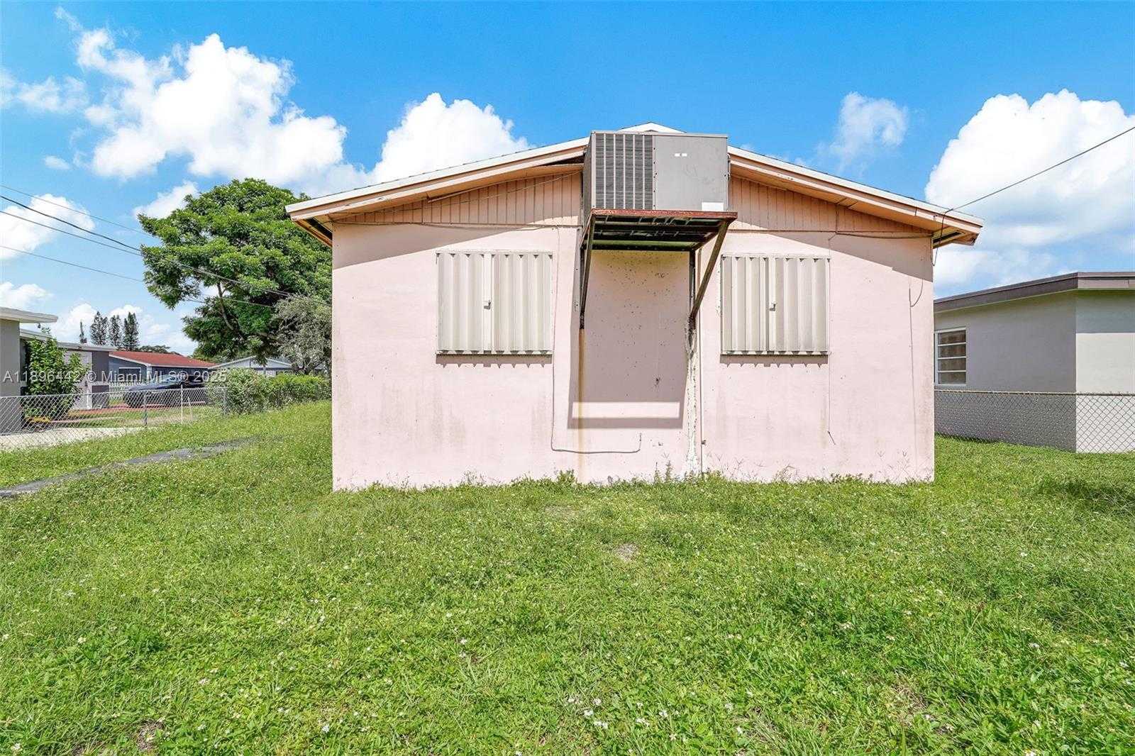 Small Image of 5424 MAYO ST, Hollywood Number 43