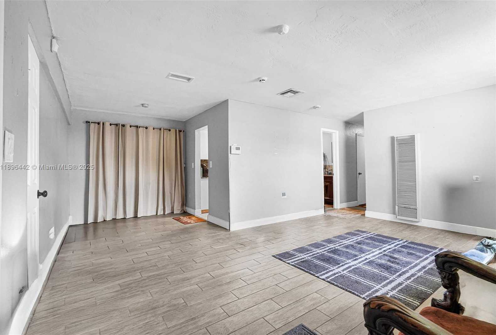 Small Image of 5424 MAYO ST, Hollywood Number 5