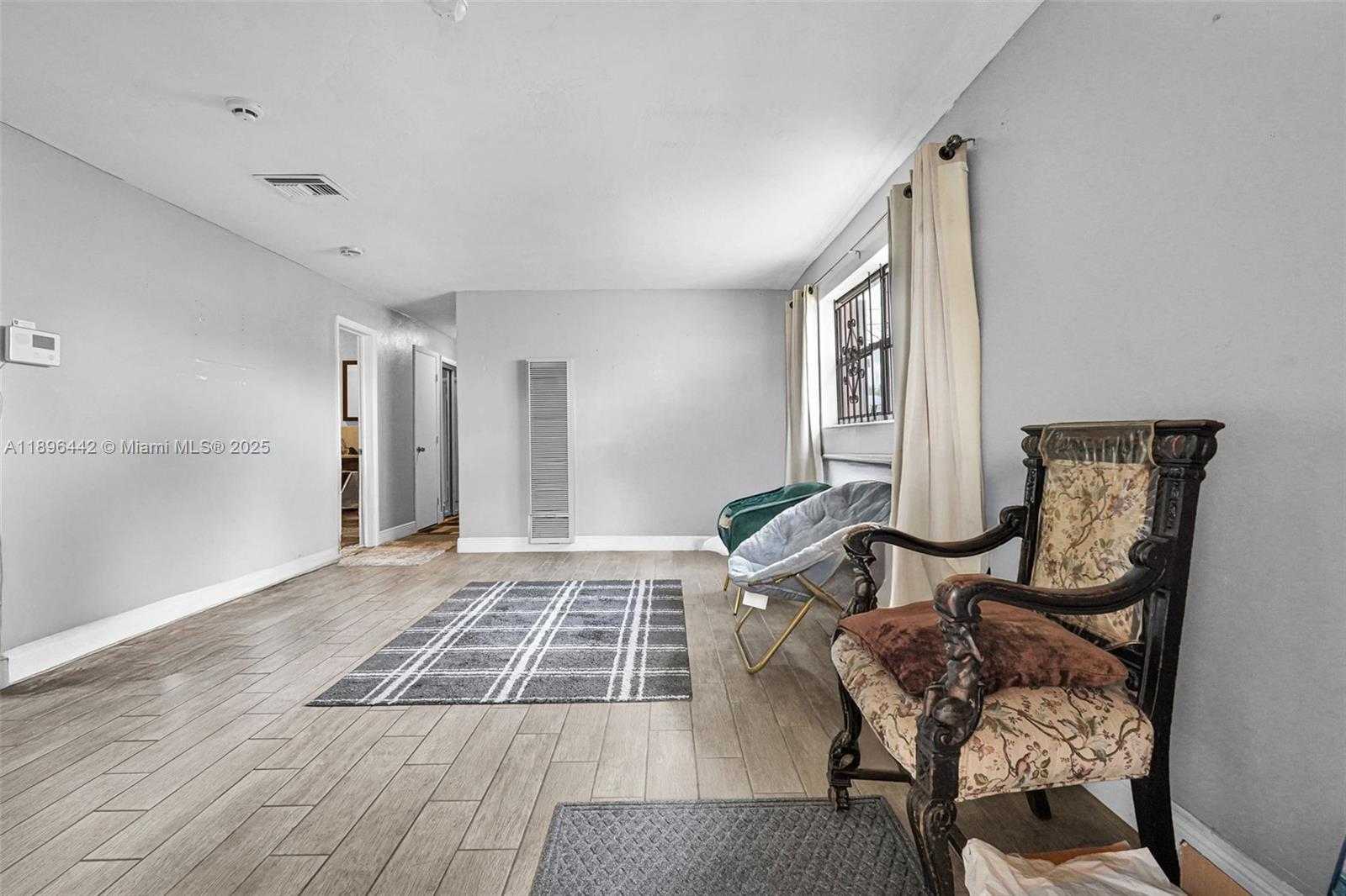 Small Image of 5424 MAYO ST, Hollywood Number 6
