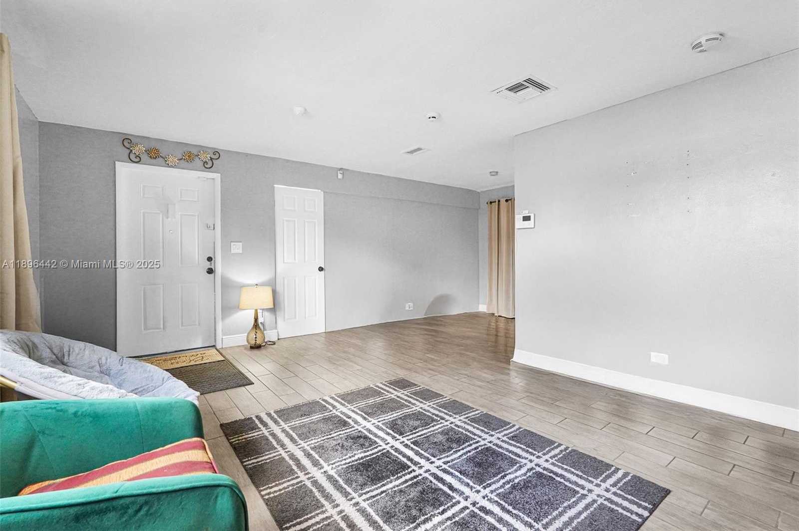 Small Image of 5424 MAYO ST, Hollywood Number 8