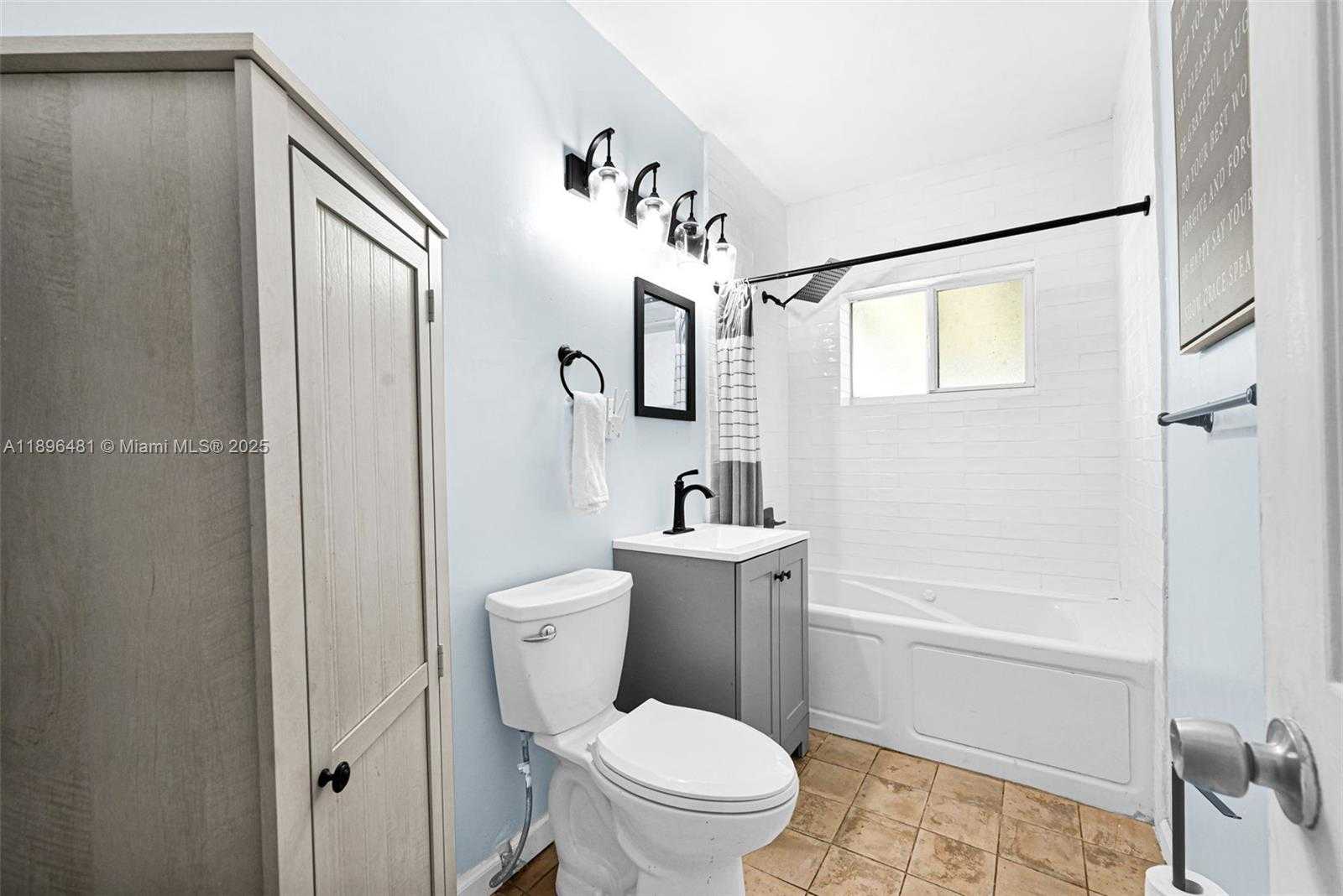 Small Image of 9740 CUTLER RIDGE DR, Cutler Bay Number 11