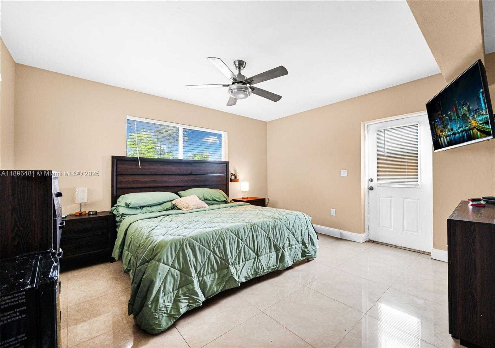 Small Image of 9740 CUTLER RIDGE DR, Cutler Bay Number 12