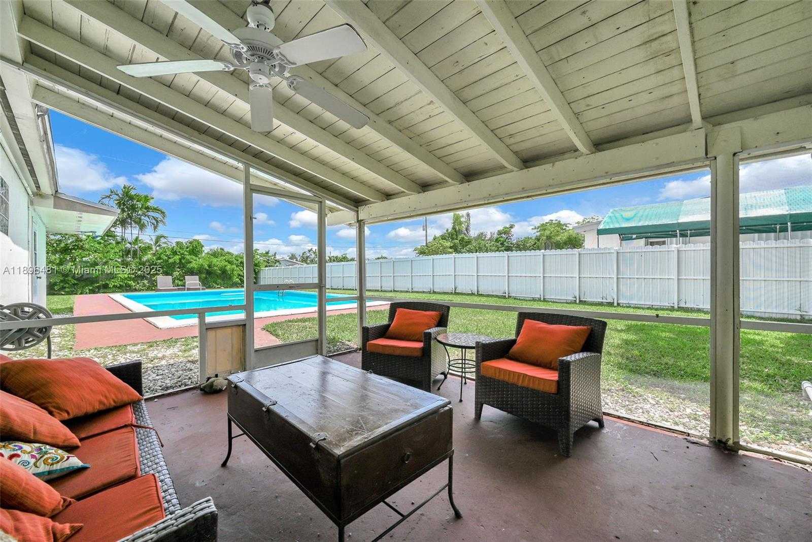 Small Image of 9740 CUTLER RIDGE DR, Cutler Bay Number 14