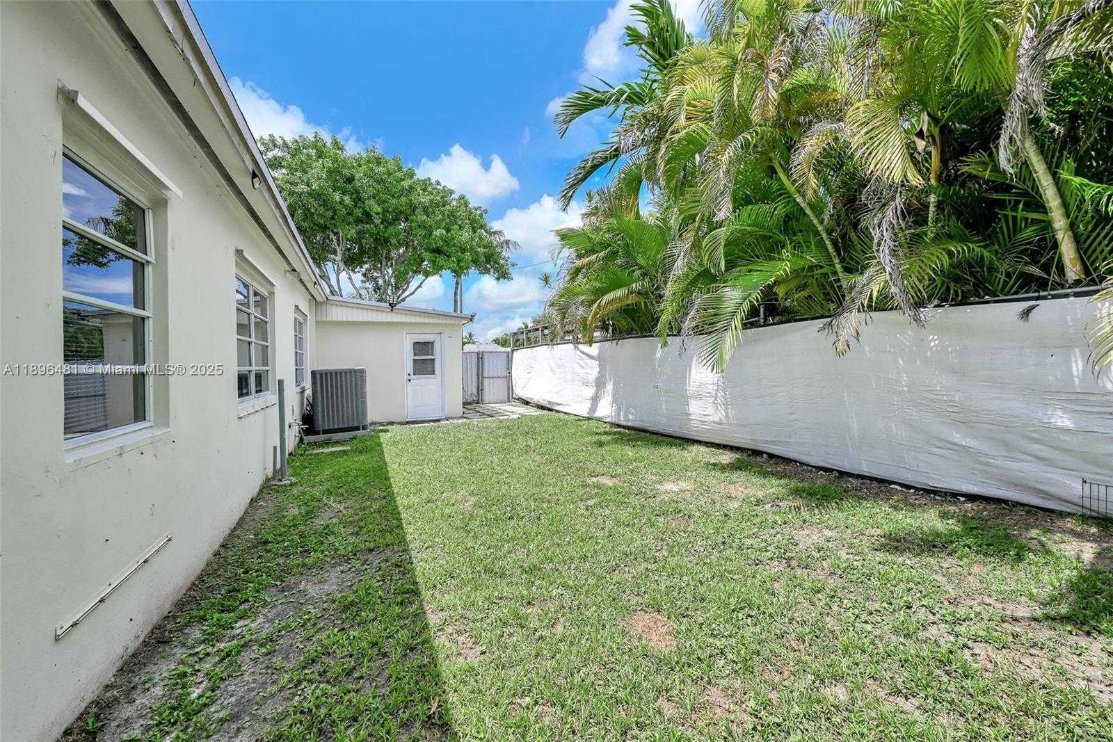 Small Image of 9740 CUTLER RIDGE DR, Cutler Bay Number 18