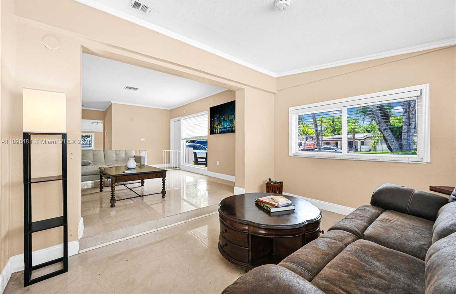 Small Image of 9740 CUTLER RIDGE DR, Cutler Bay Number 4