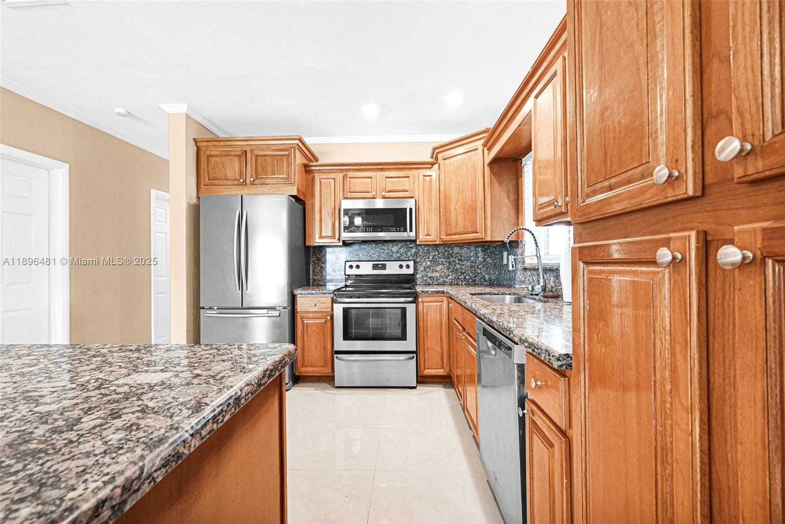 Small Image of 9740 CUTLER RIDGE DR, Cutler Bay Number 8