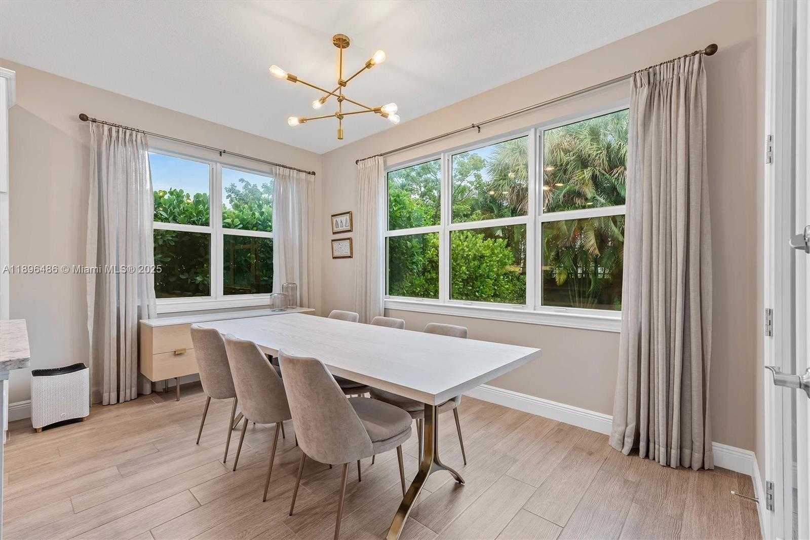 Small Image of 4434 FICUS ST, Hollywood Number 10