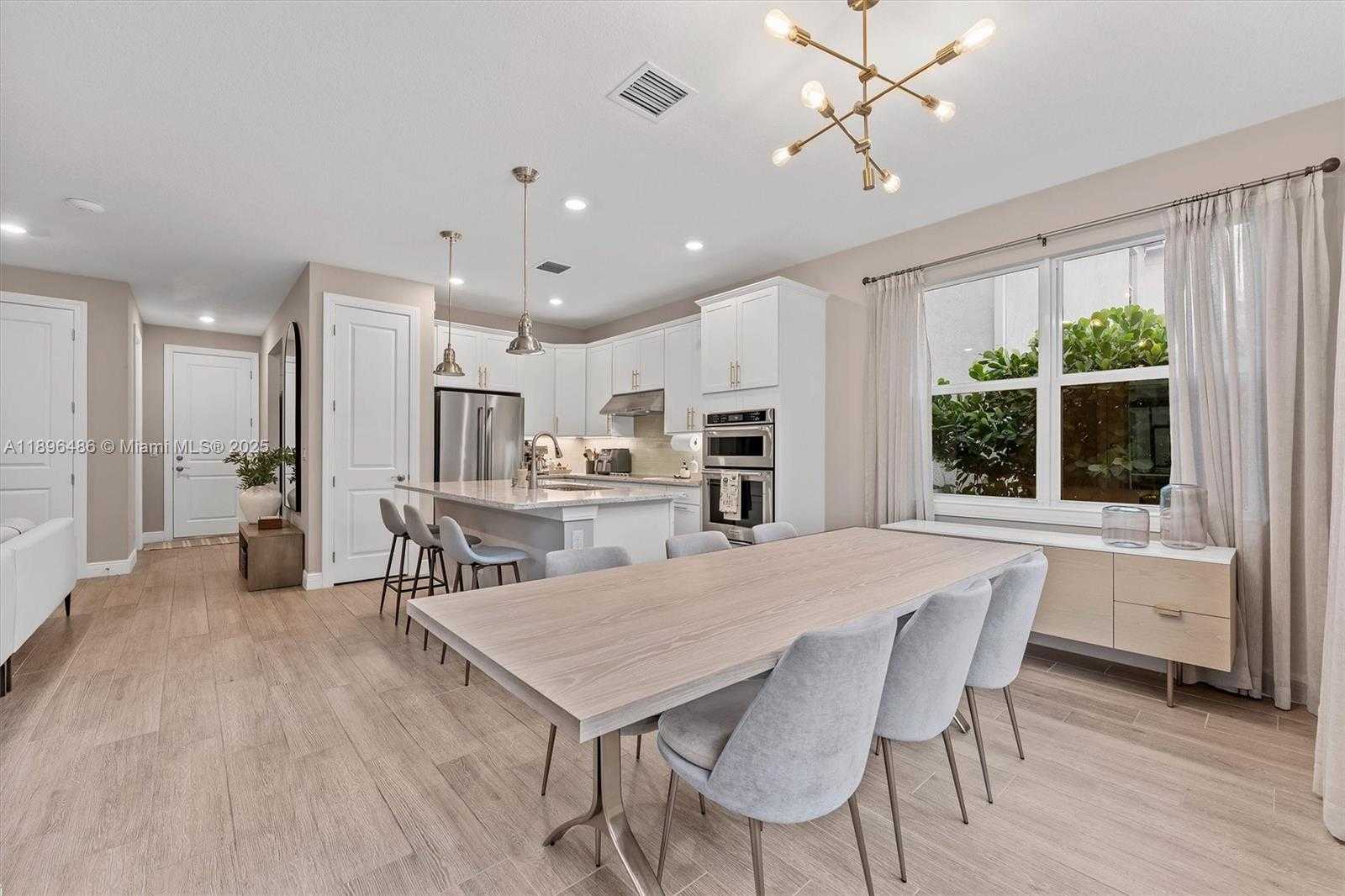 Small Image of 4434 FICUS ST, Hollywood Number 12