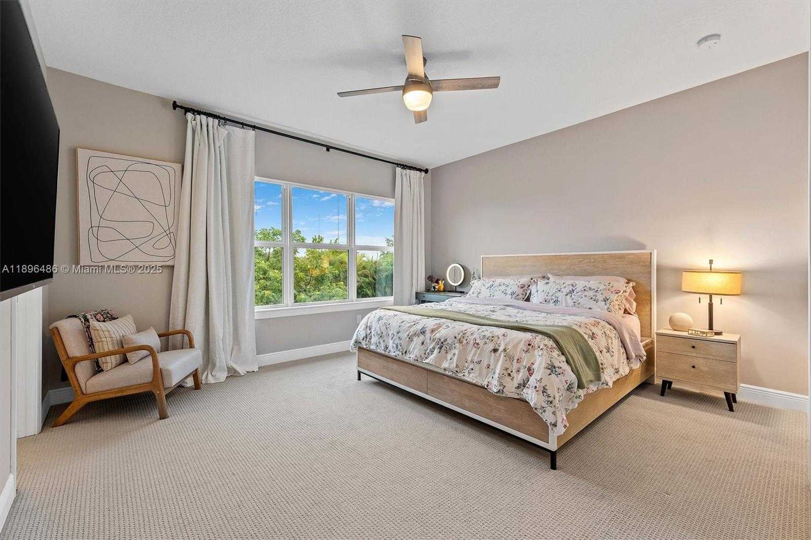 Small Image of 4434 FICUS ST, Hollywood Number 18