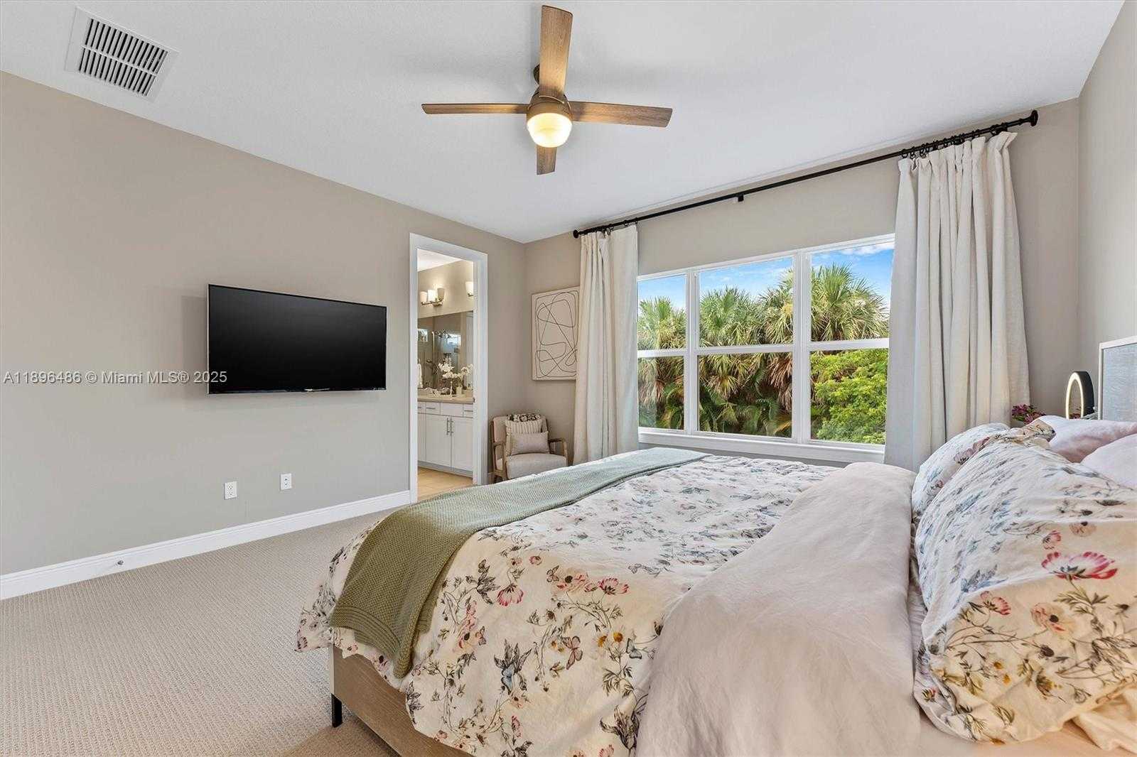 Small Image of 4434 FICUS ST, Hollywood Number 20