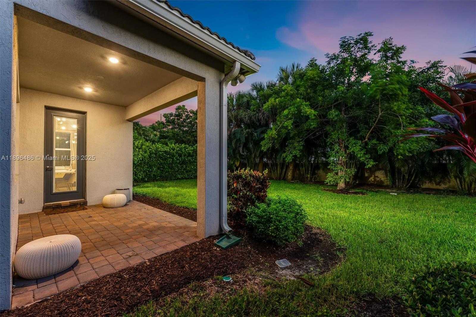 Small Image of 4434 FICUS ST, Hollywood Number 28