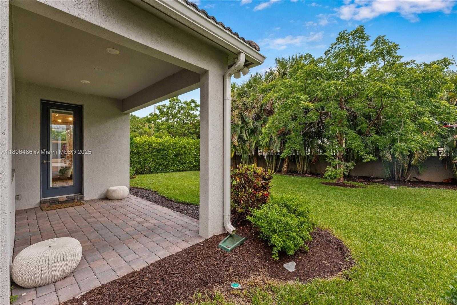 Small Image of 4434 FICUS ST, Hollywood Number 29