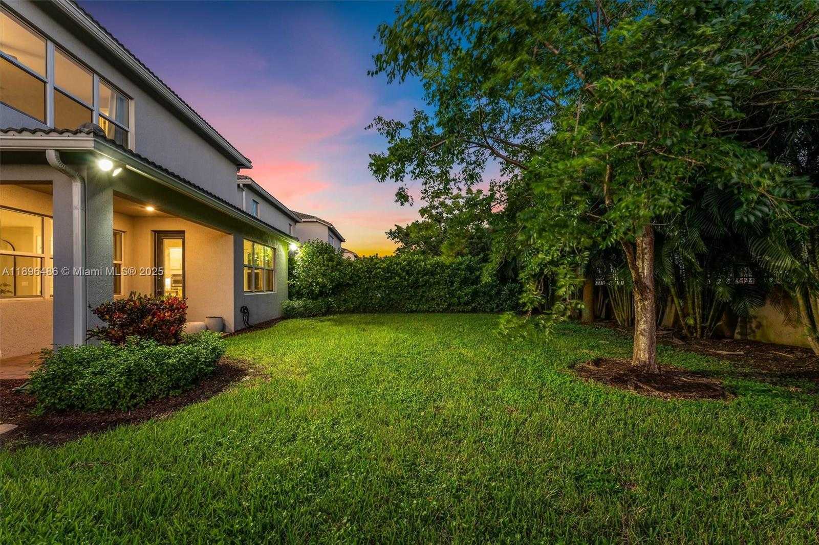 Small Image of 4434 FICUS ST, Hollywood Number 30