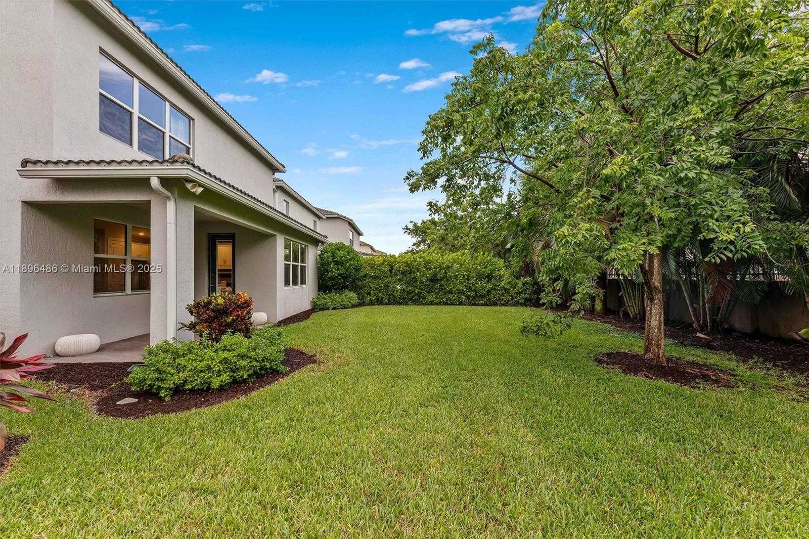 Small Image of 4434 FICUS ST, Hollywood Number 31