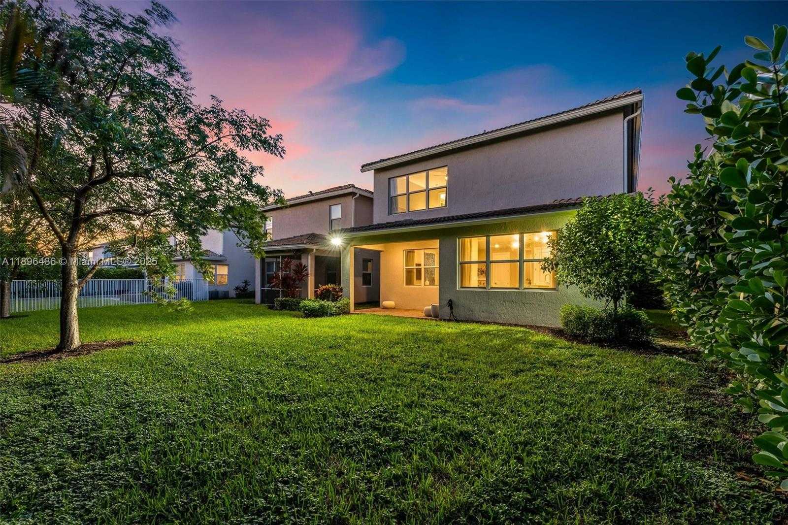 Small Image of 4434 FICUS ST, Hollywood Number 35