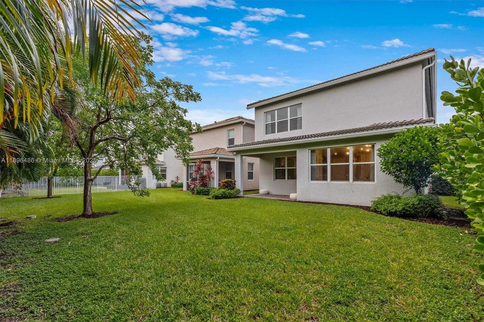 Small Image of 4434 FICUS ST, Hollywood Number 36