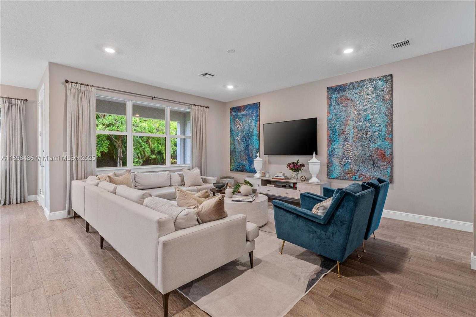 Small Image of 4434 FICUS ST, Hollywood Number 6