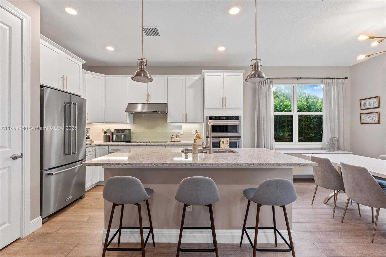 Small Image of 4434 FICUS ST, Hollywood Number 8