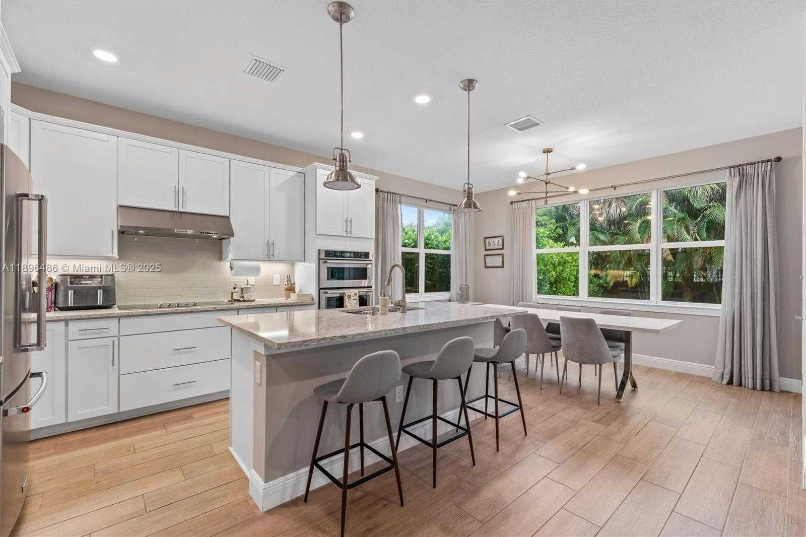 Small Image of 4434 FICUS ST, Hollywood Number 9