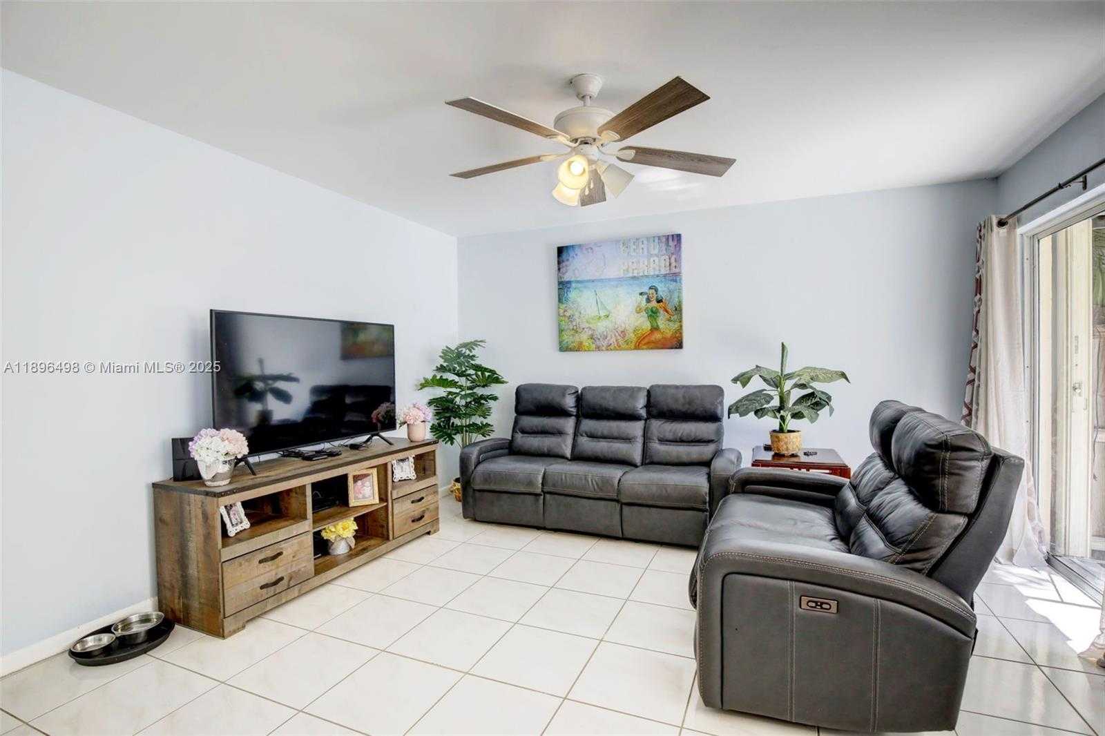 Small Image of 9710 SOUTH WEST 9TH CT, Pembroke Pines Number 16