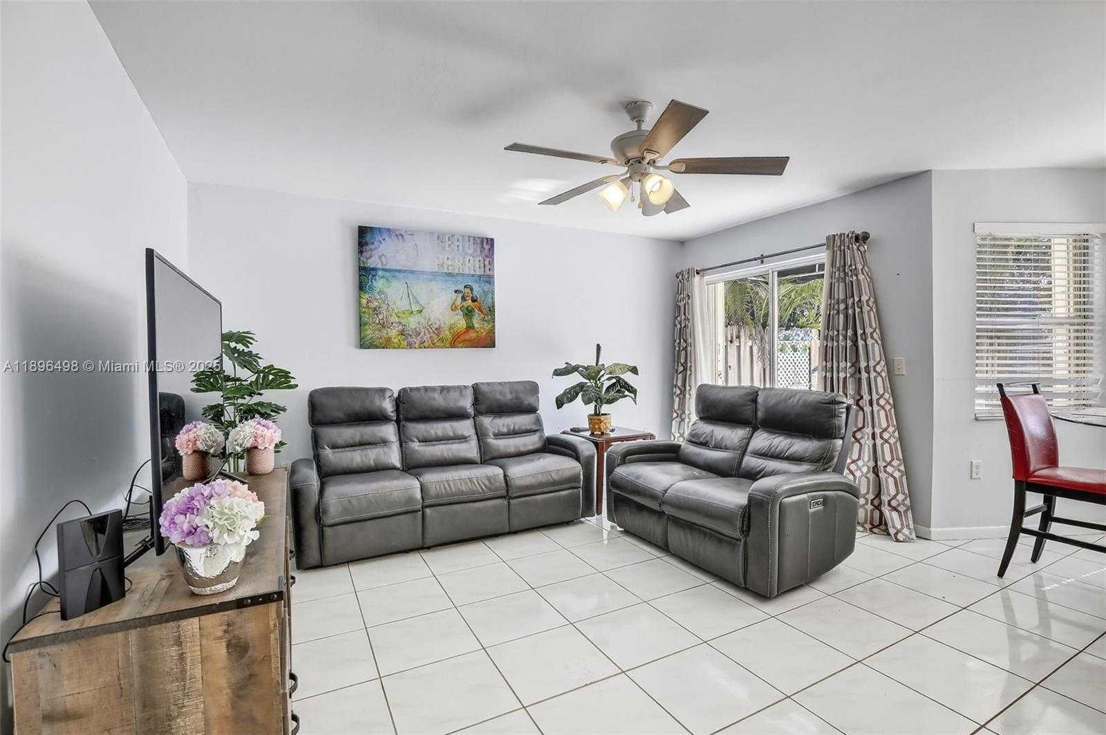 Small Image of 9710 SOUTH WEST 9TH CT, Pembroke Pines Number 17