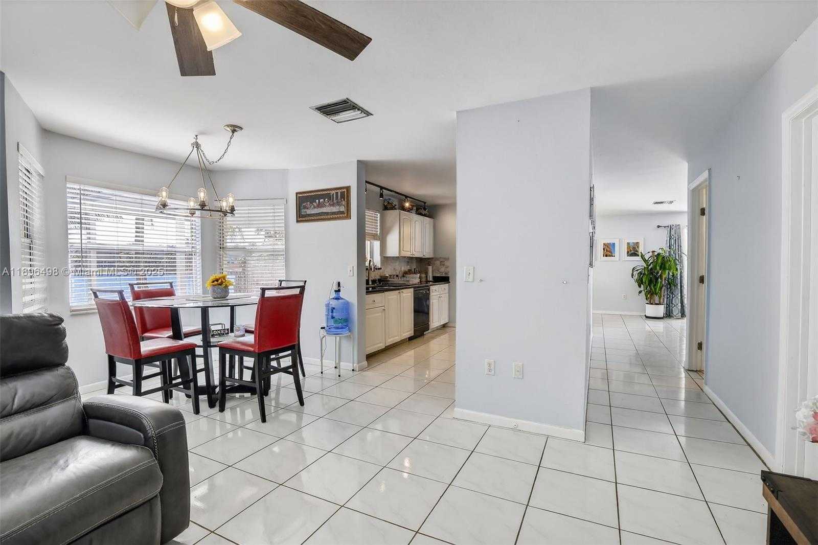 Small Image of 9710 SOUTH WEST 9TH CT, Pembroke Pines Number 18