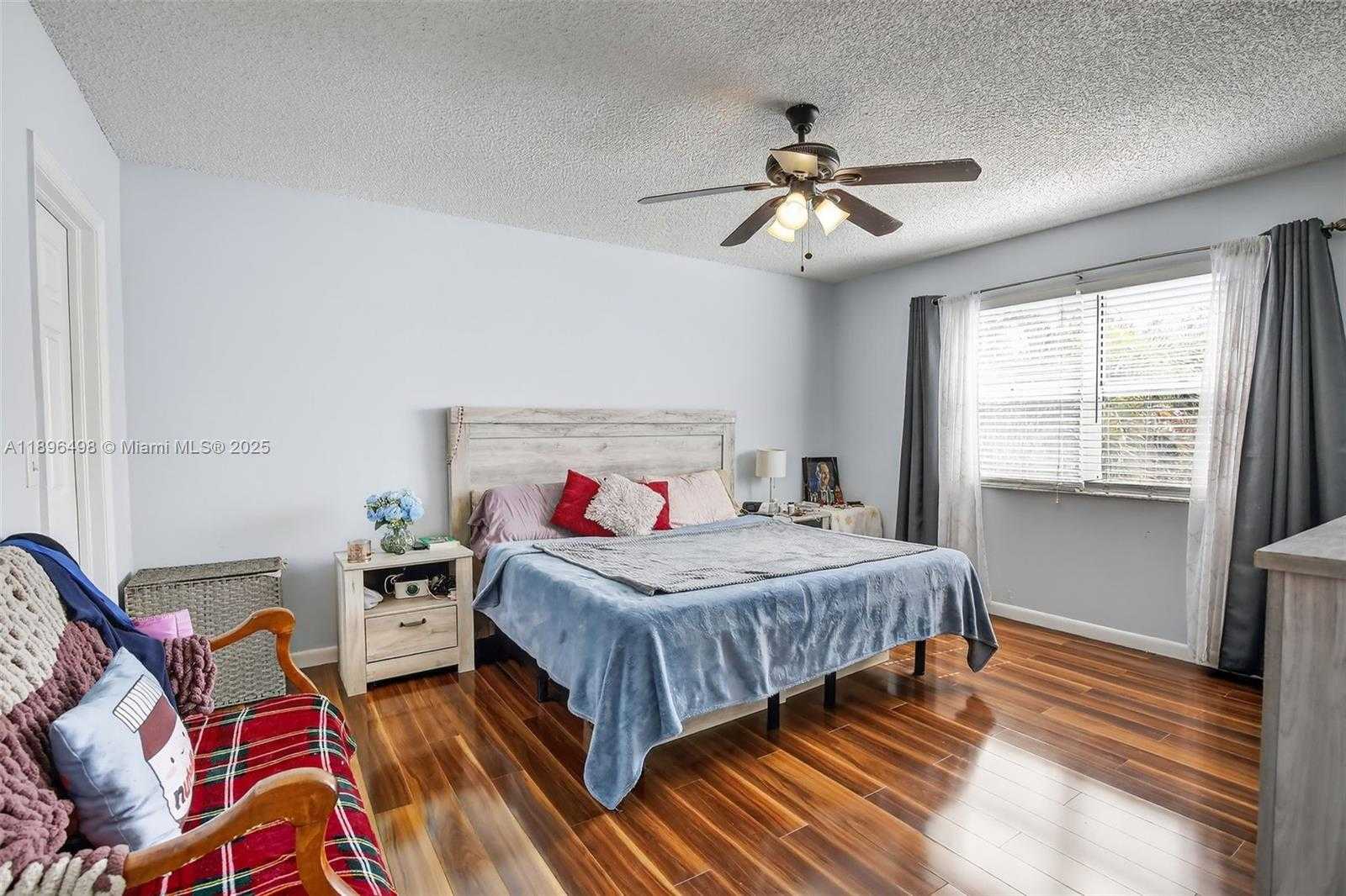 Small Image of 9710 SOUTH WEST 9TH CT, Pembroke Pines Number 20