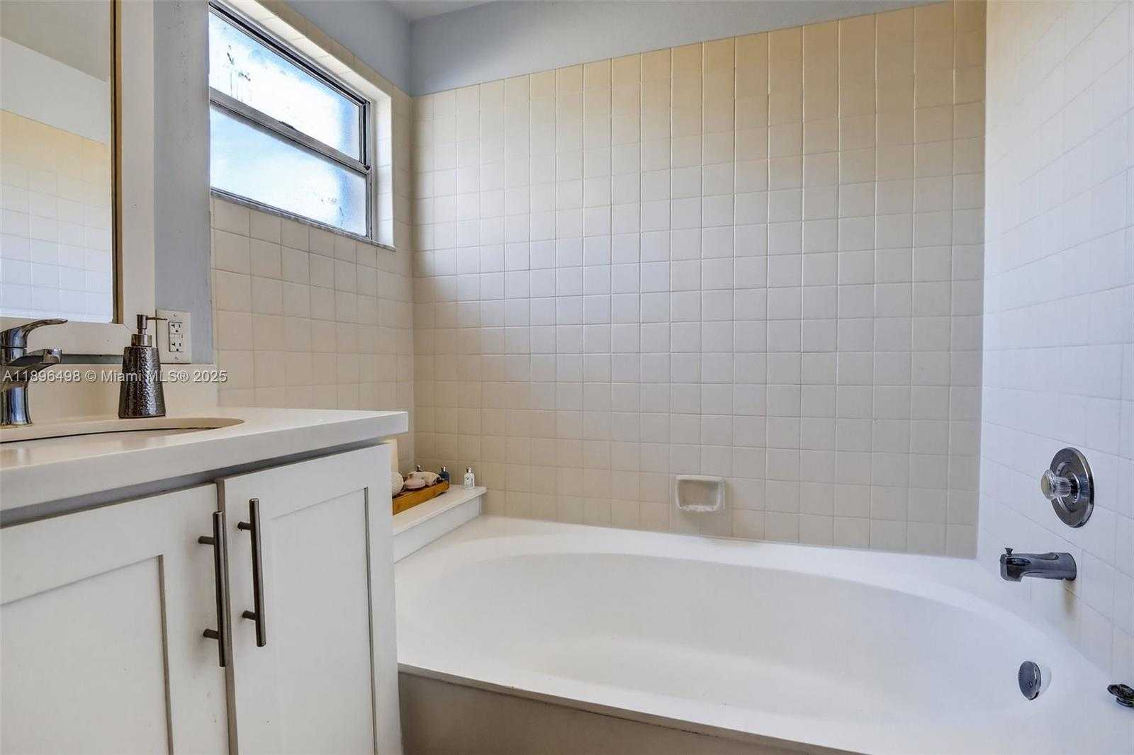 Small Image of 9710 SOUTH WEST 9TH CT, Pembroke Pines Number 25