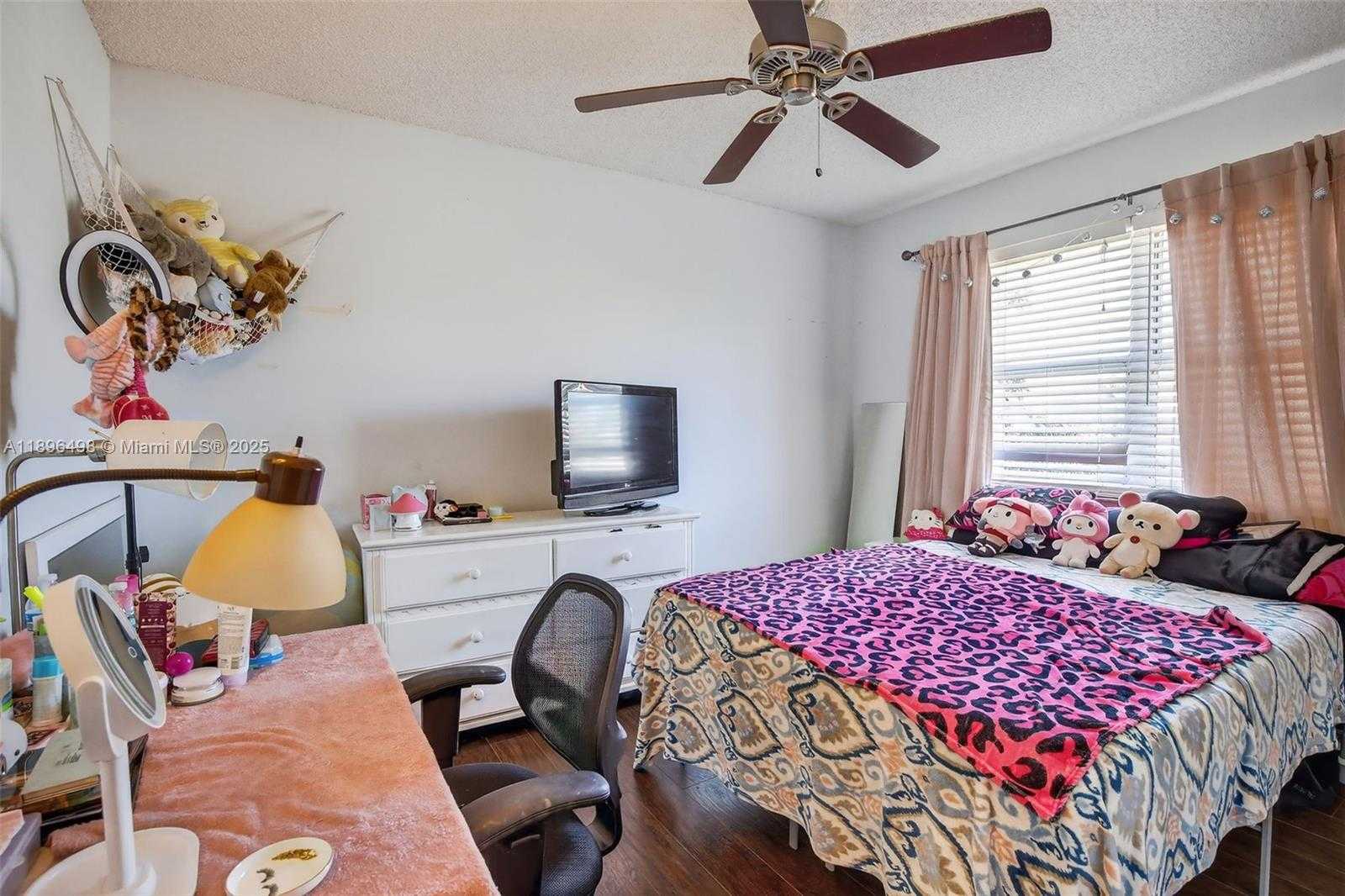 Small Image of 9710 SOUTH WEST 9TH CT, Pembroke Pines Number 30