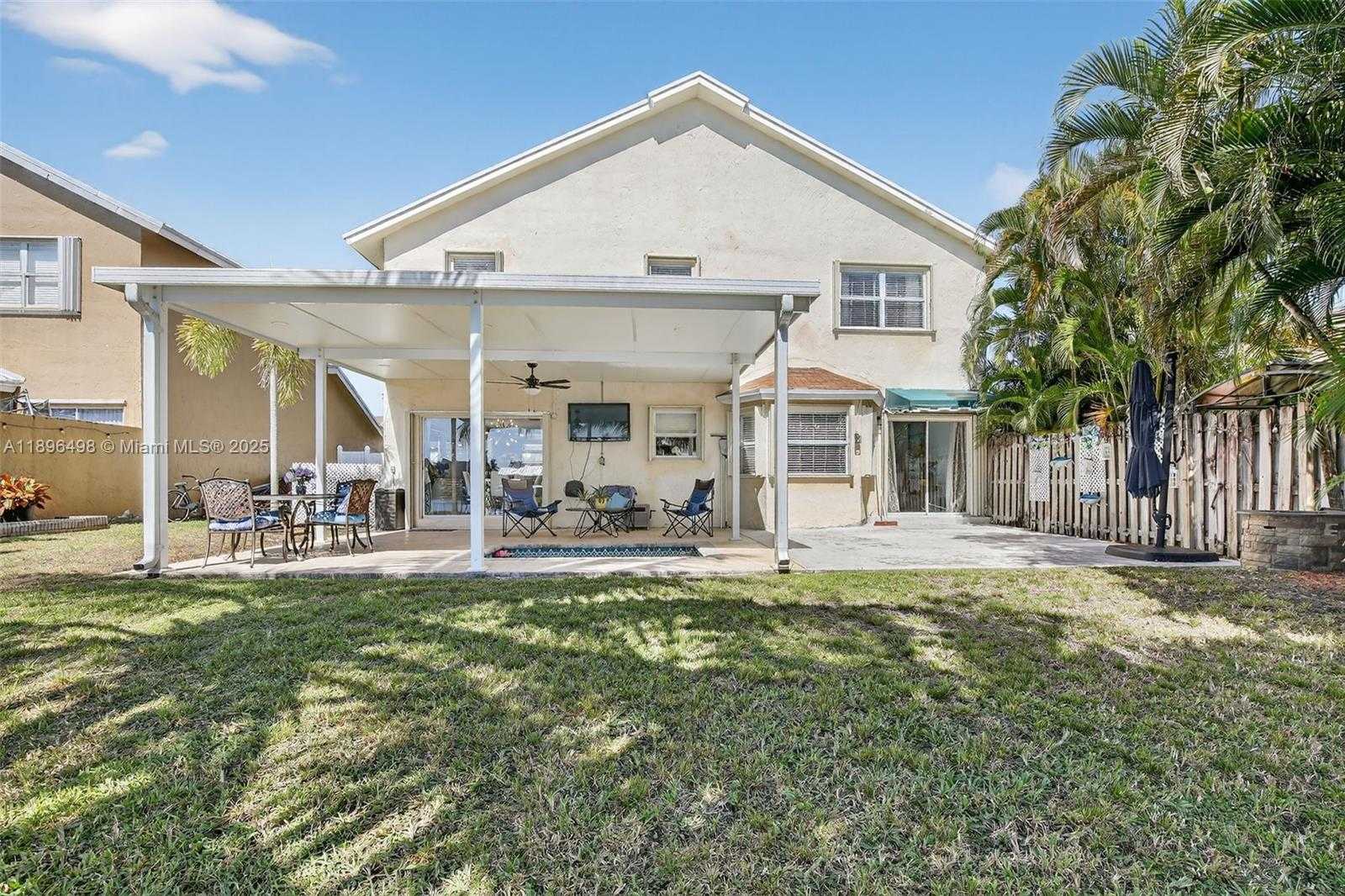 Small Image of 9710 SOUTH WEST 9TH CT, Pembroke Pines Number 37