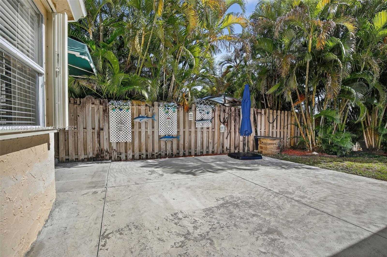Small Image of 9710 SOUTH WEST 9TH CT, Pembroke Pines Number 42
