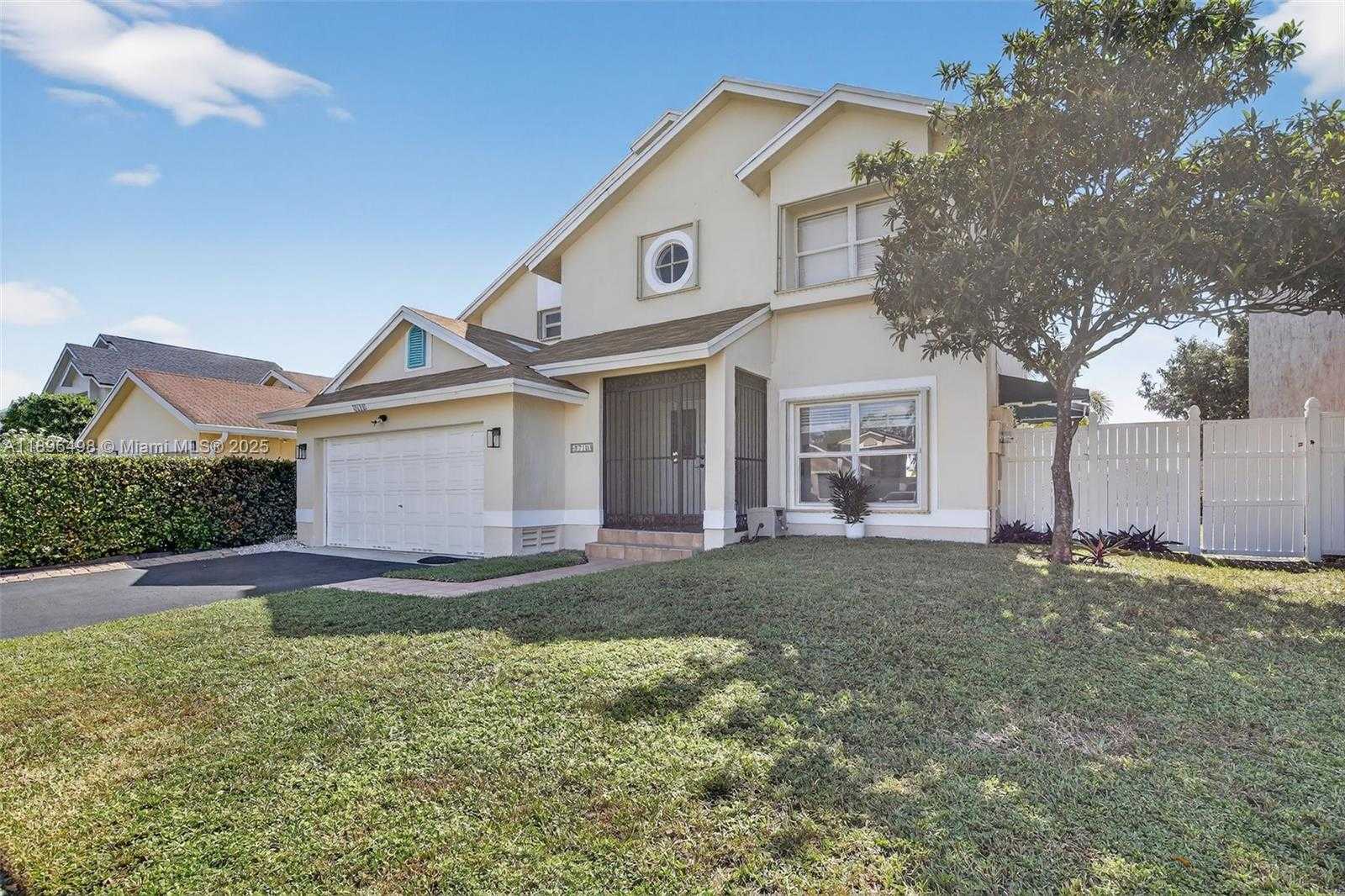 Small Image of 9710 SOUTH WEST 9TH CT, Pembroke Pines Number 5