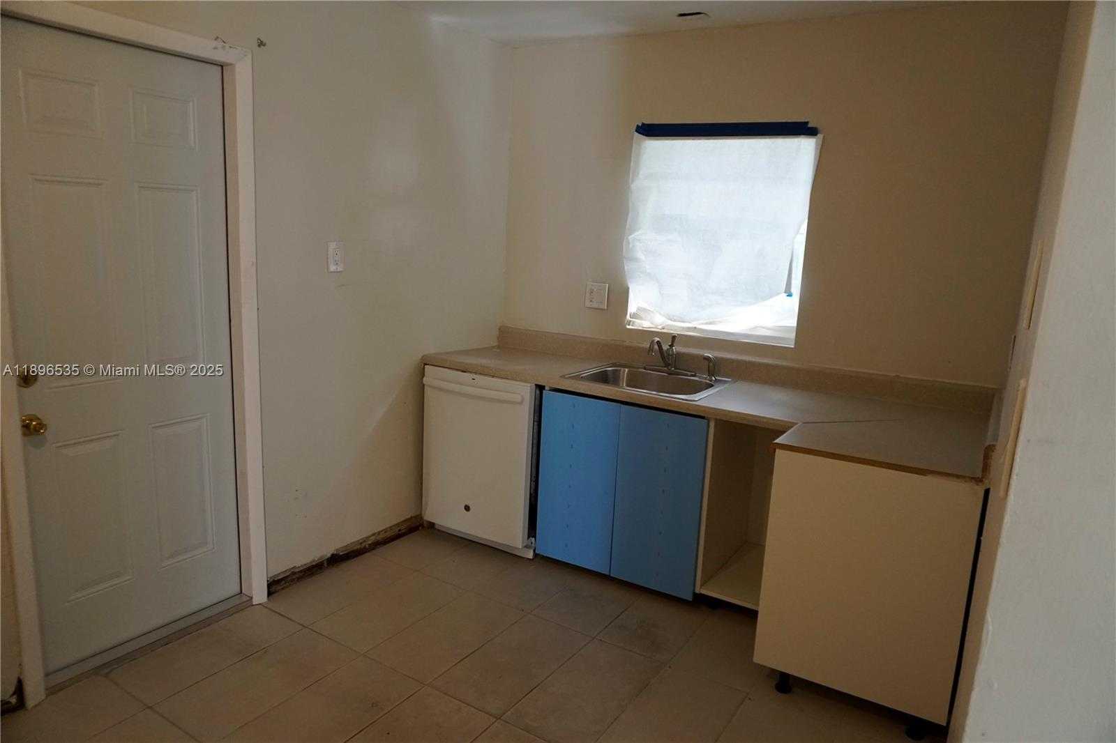 Small Image of 6200 FLETCHER ST, Hollywood Number 11