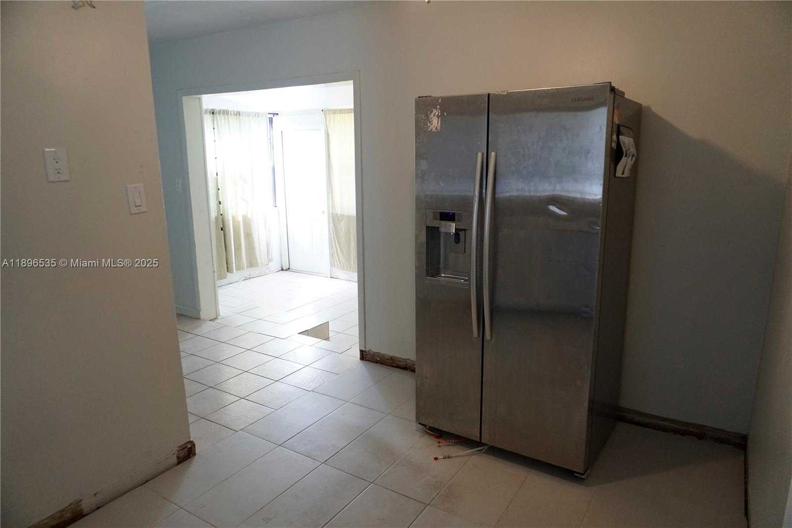 Small Image of 6200 FLETCHER ST, Hollywood Number 12